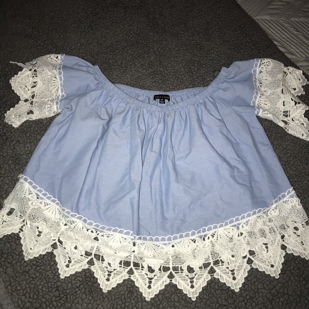 Off the shoulder cropped dress shirt